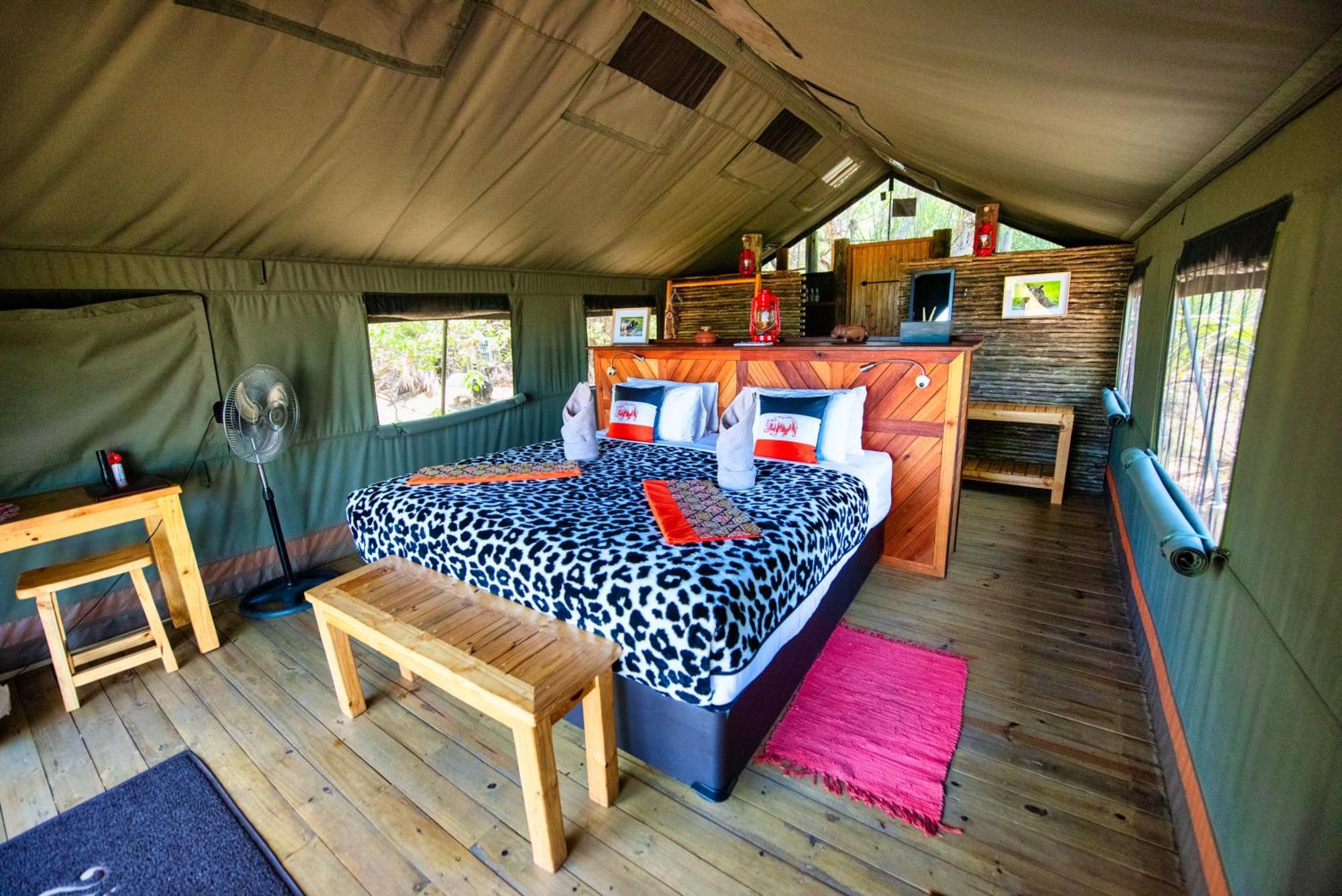 Semowi Lodge And Campsites Mirapene 객실 사진