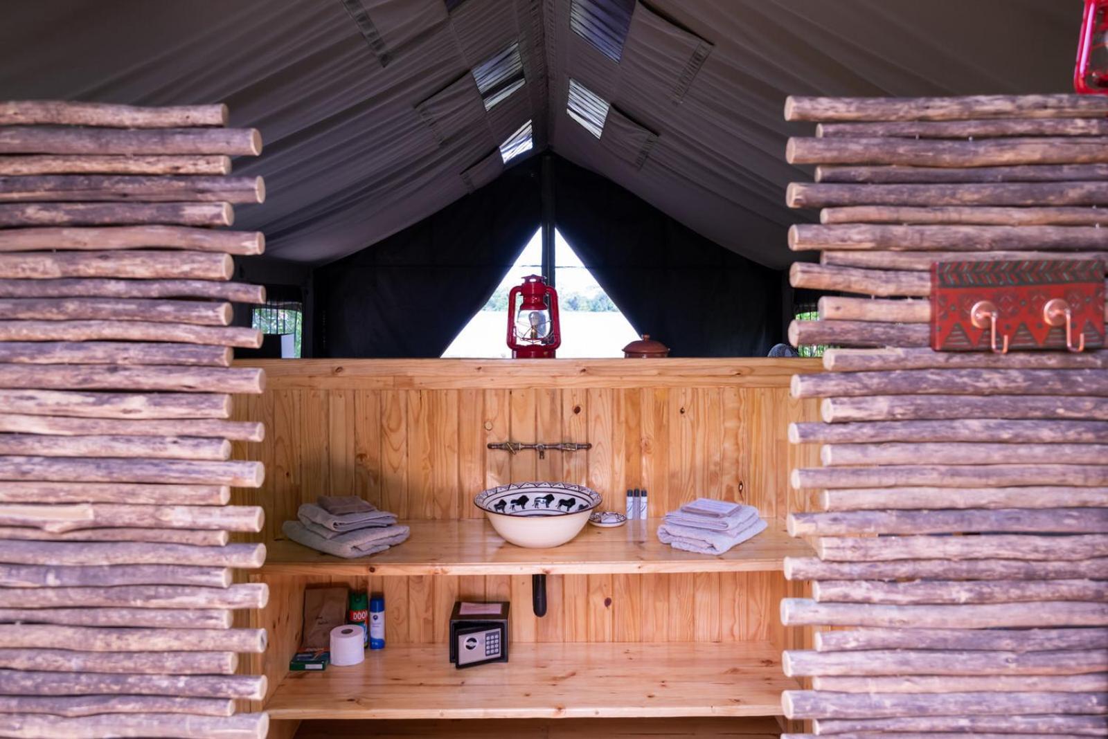 Semowi Lodge And Campsites Mirapene 객실 사진